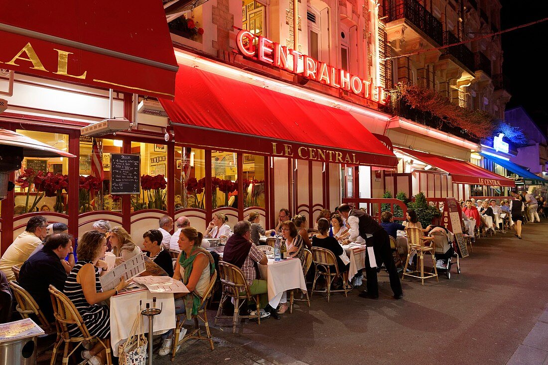 Frankreich, Calvados, Pays d'Auge, Trouville sur Mer, das berühmte Brasserie-Restaurant Le Central