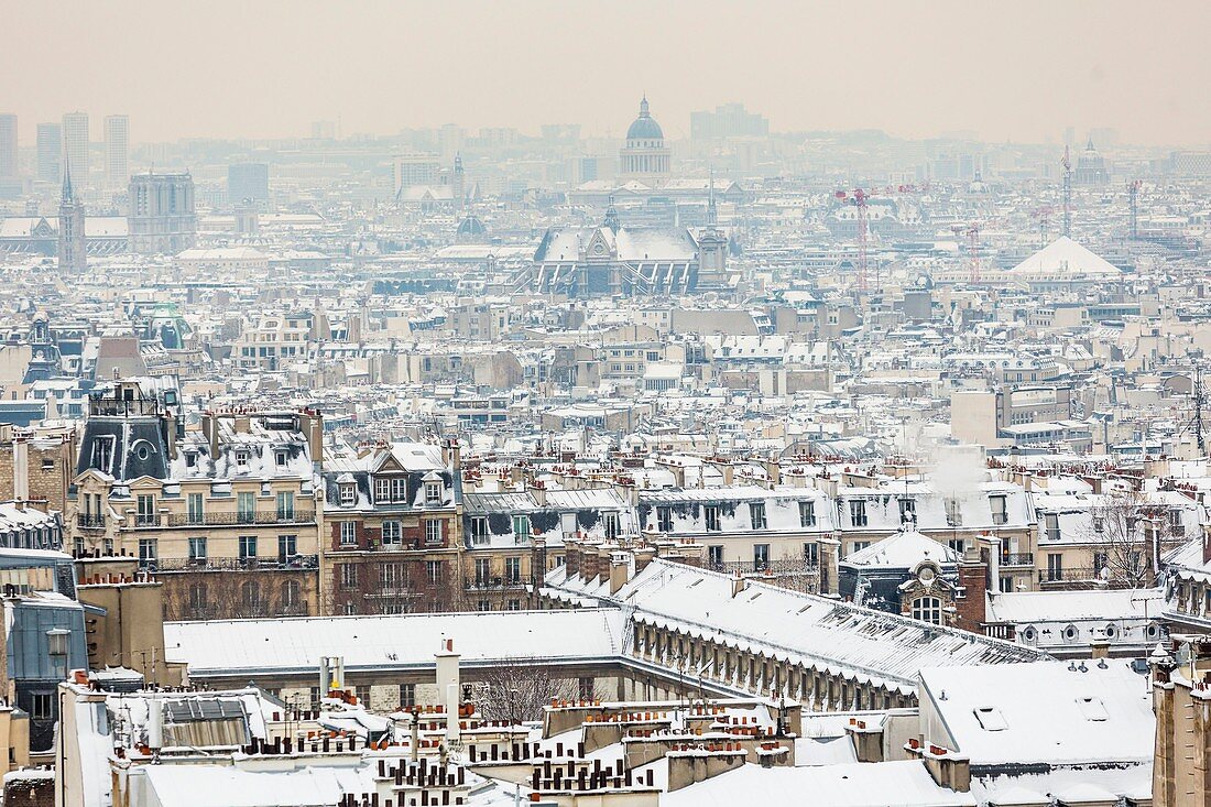 France, Paris, general view from Montmartre hill, snowfalls 07/02/2018