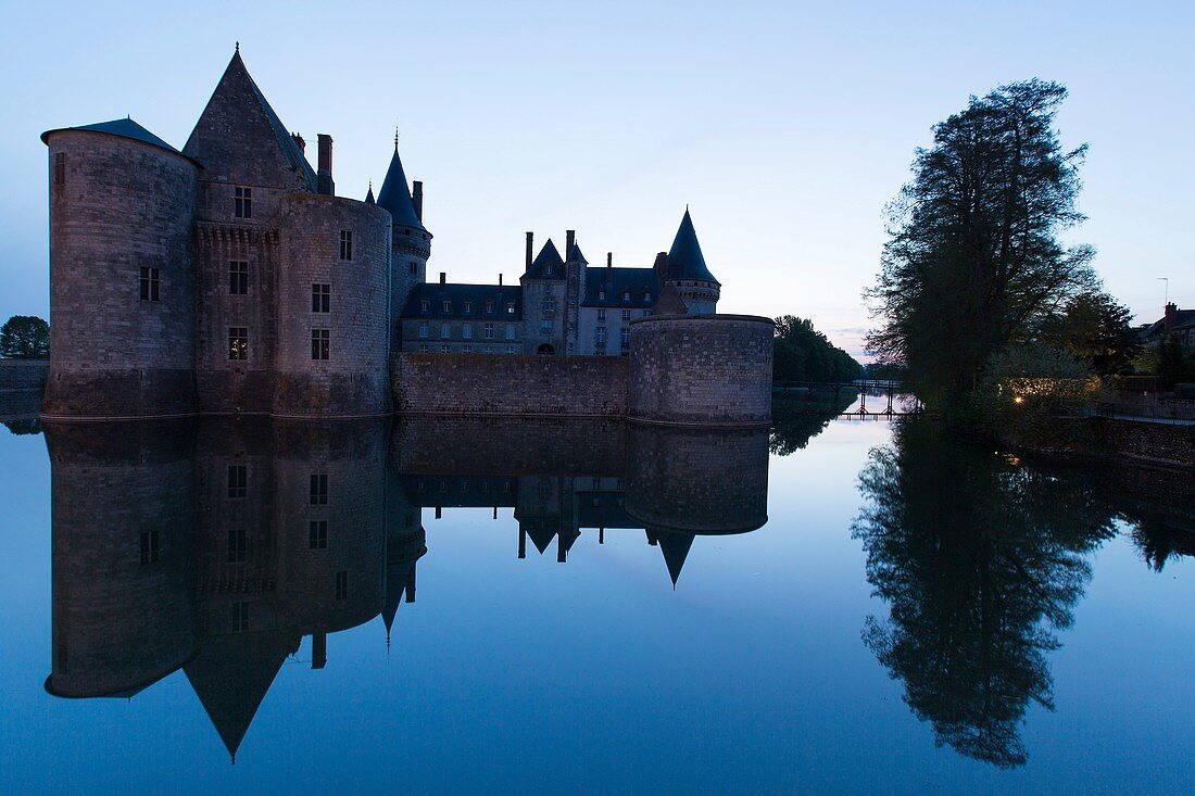France, Loiret, Loire valley listed as World Heritage by UNESCO, Sully sur Loire, 14th and 17th century castle (compulsory mention : chateau de Sully sur Loire, Loiret department property)