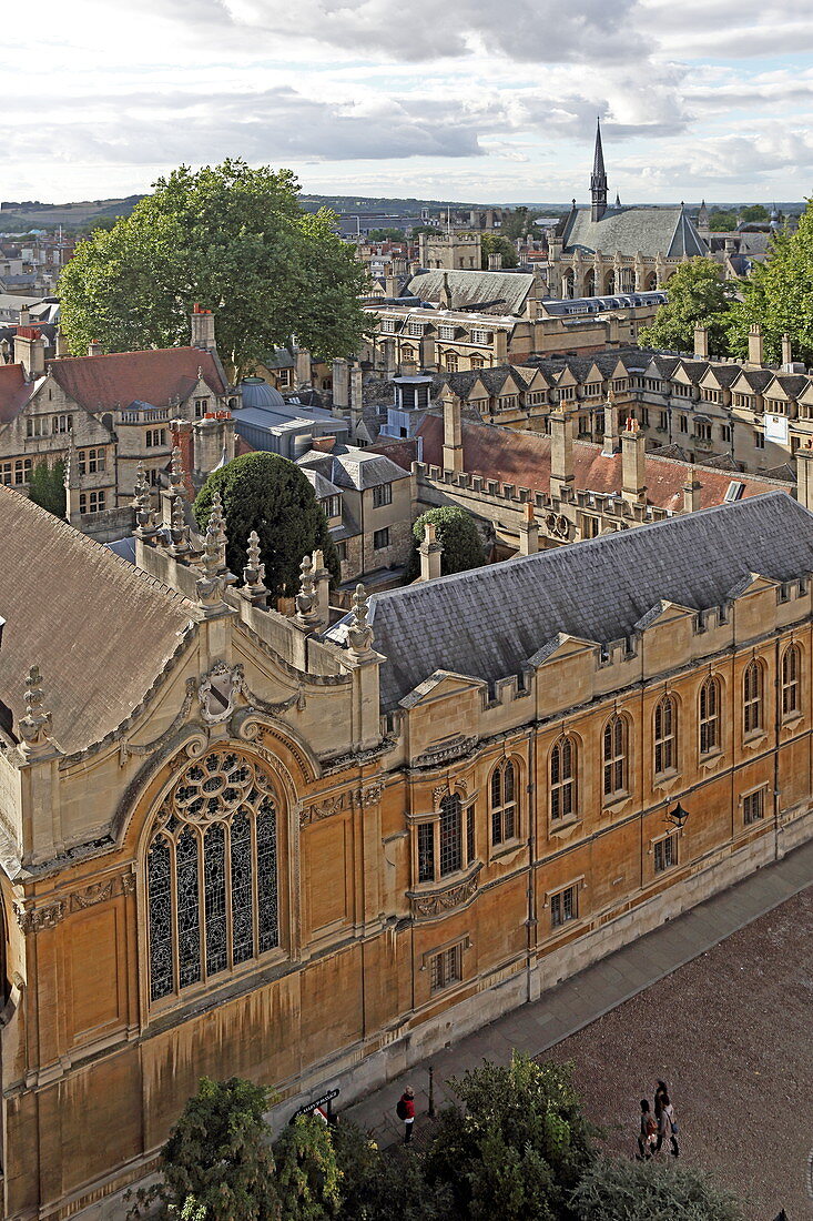 Blick von St. Mary the Virgin Kirche auf das All Souls College, Oxford, Oxfordshire, England