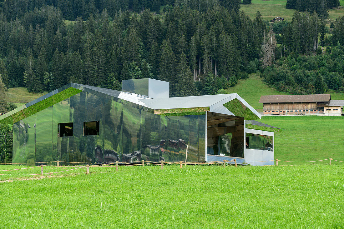 Spiegelhaus, Mirror House, Architekt: Doug Aitken, Gstaad, Simmental, Berner Alpen, Bern, Schweiz