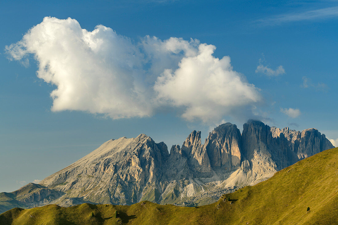 Blick auf Plattkofel und Langkofel, vom Sass d´Adam, Dolomiten, UNESCO Weltnaturerbe Dolomiten, Venetien, Venezien, Italien