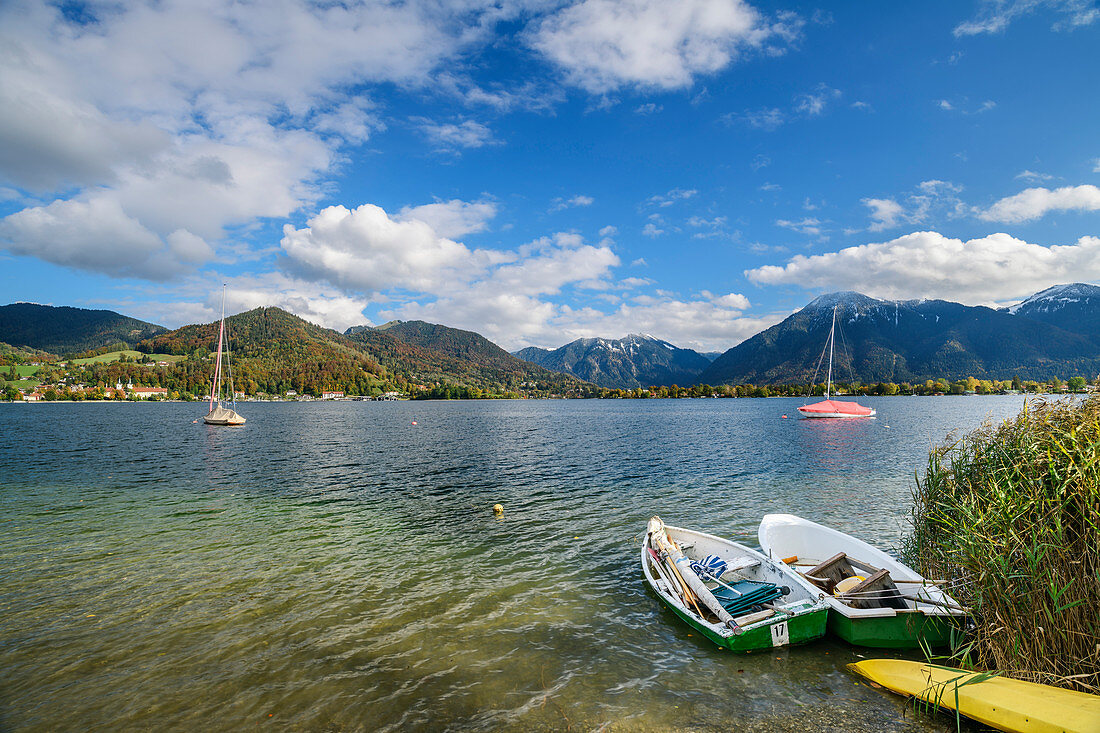 Boats in Tegernsee with Bodenschneid and Wallberg in the background, Tegernsee, Upper Bavaria, Bavaria, Germany