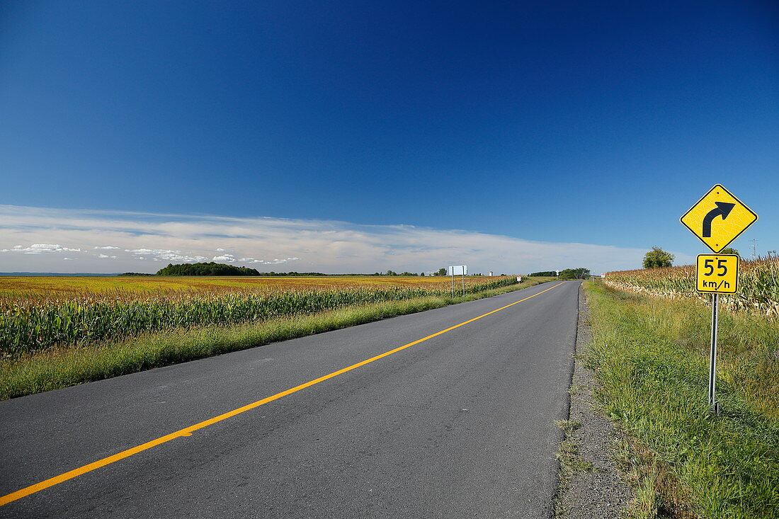 Ländliche Landstraße, Quebec, Kanada