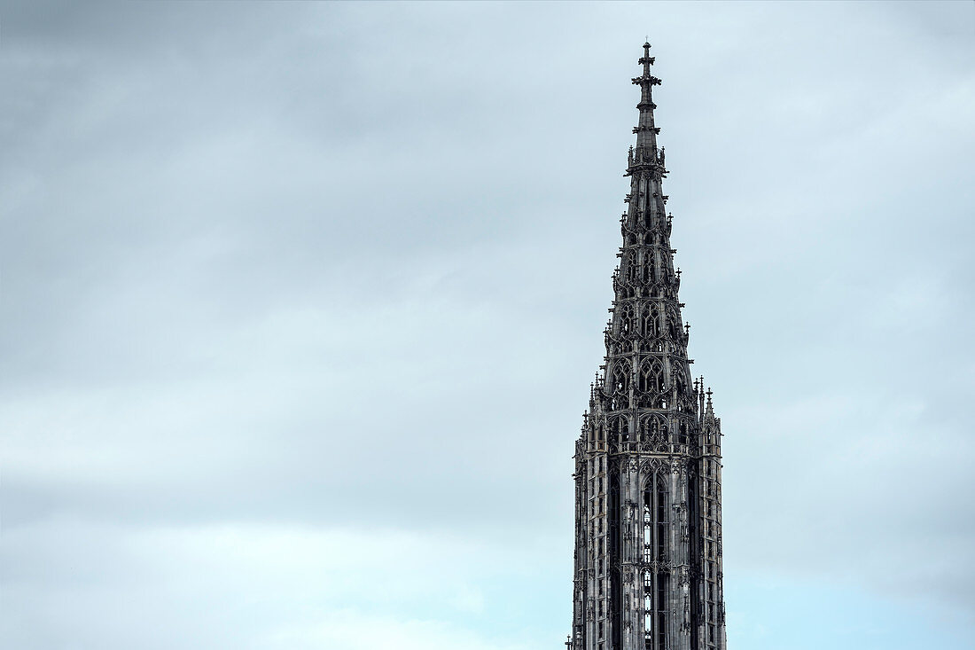 der gotische Kirchturm des Ulmer Münsters, Ulm, Donau, Schwäbische Alb, Baden-Württemberg, Deutschland