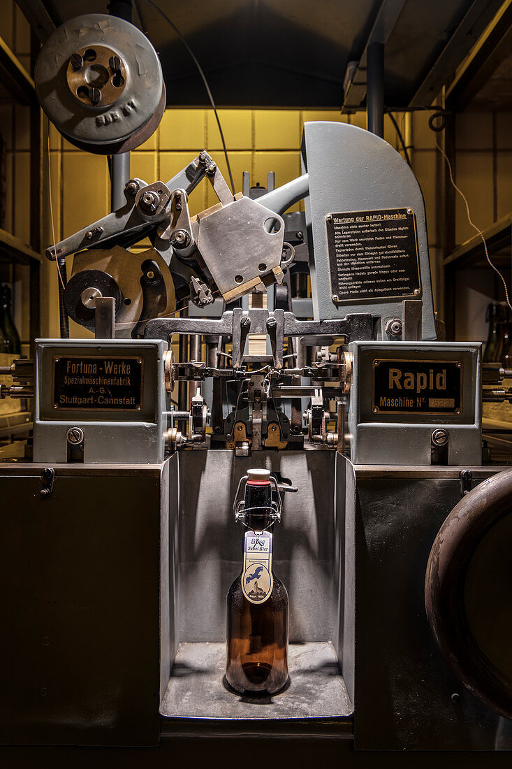 historische Maschine in Berg Brauerei, Ehingen, Donau, Alb-Donau Kreis, Baden-Württemberg, Deutschland