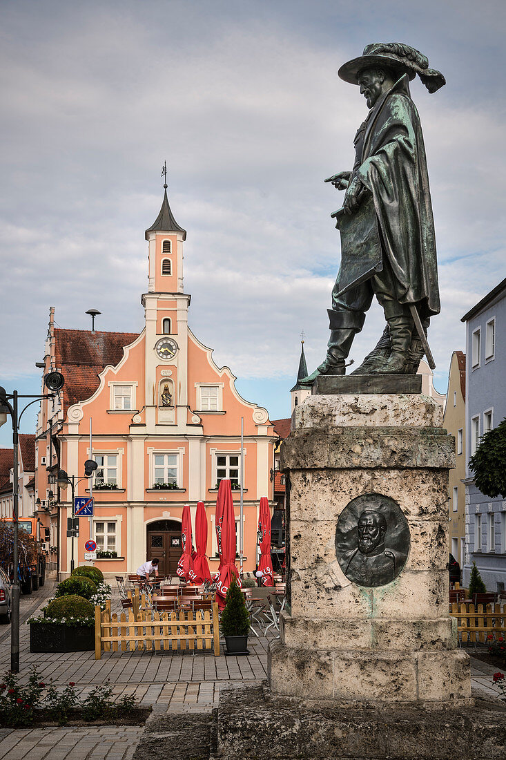 Town hall with monument to the general Tilly on the town hall square, Rain am Lech, Donau-Ries district, Bavaria, Danube, Germany