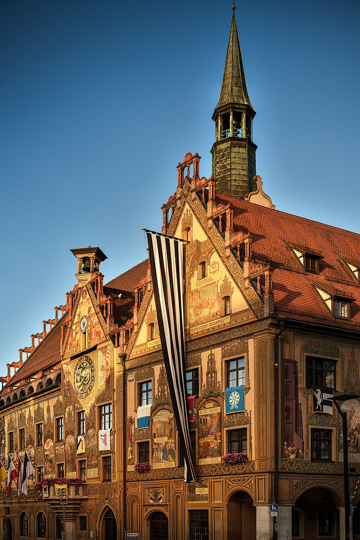 Ulmer Rathaus festlich dekoriert zum Schwörmontag, Ulm, Donau, Schwäbische Alb, Baden-Württemberg, Deutschland