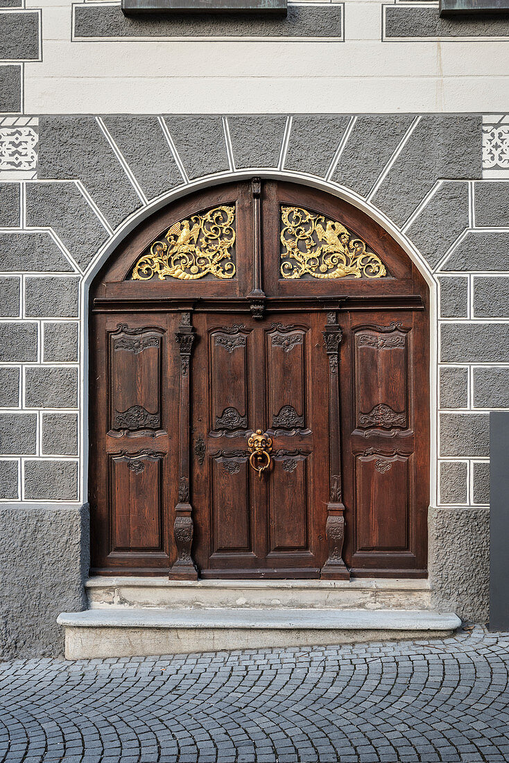 schönes historisches Eingangstor in Altstadt, Ulm, Donau, Schwäbische Alb, Baden-Württemberg, Deutschland