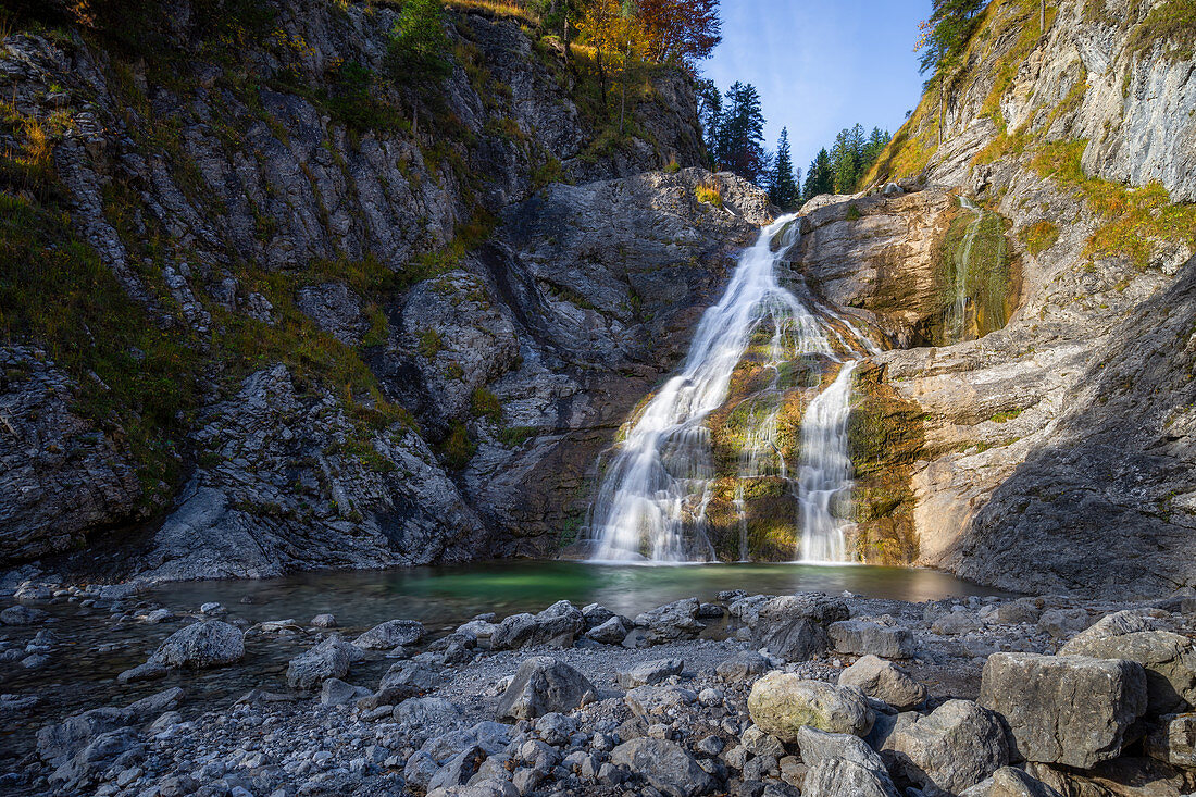 Der Wasserfall der Großen Laine bei Jachenau, Oberbayern, Bayern, Deutschland