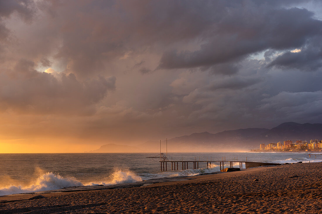 Stormy seas at Alanya beach, Turkish Riviera, Mediterranean region, Asia Minor, Turkey