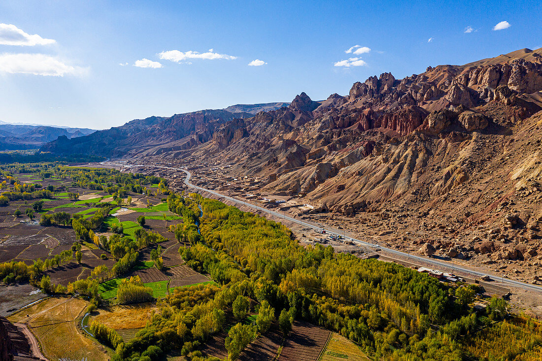 Gebiet mit der Drohne von Shahr-e Zuhak. die rote Stadt, Bamyan, Afghanistan, Asien
