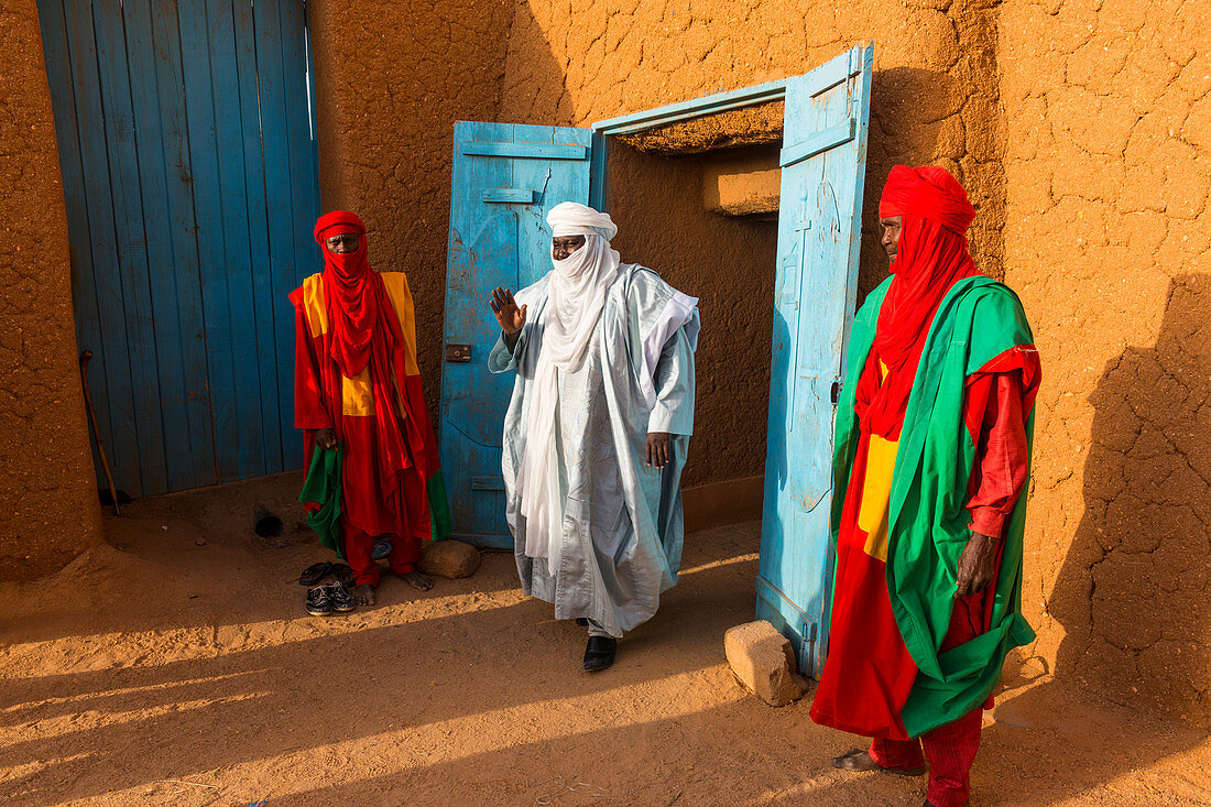 Sultan von Agadez mit seinen Leibwächtern, UNESCO-Weltkulturerbe, Agadez, Niger, Westafrika, Afrika