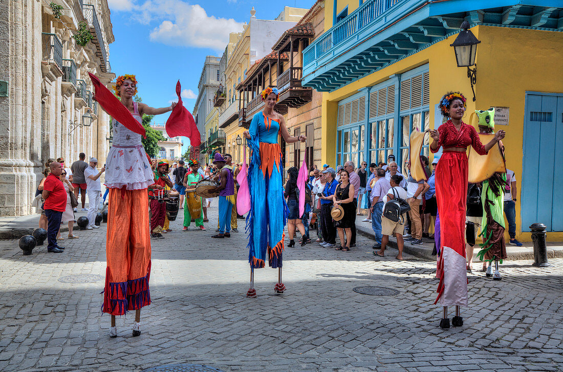 Stilt Dancers, Old Town, UNESCO World Heritage Site, Havana, Cuba, West Indies, Caribbean, Central America