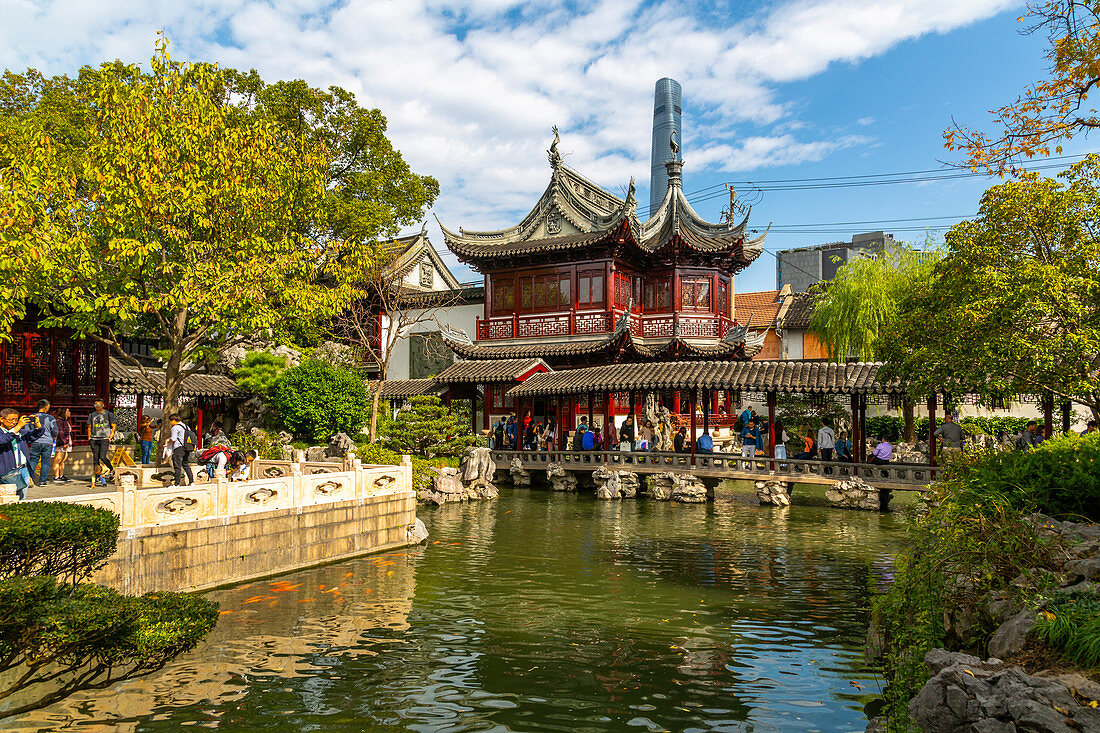 View of traditional and contemporary Chinese architecture in Yu Garden, Shanghai, China, Asia