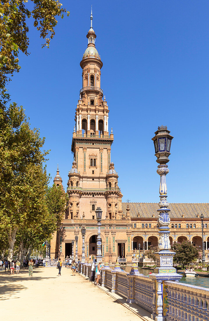 Nordturm der Plaza de Espana (Torre Norte), Maria Luisa Park, Sevilla, Andalusien, Spanien, Europa