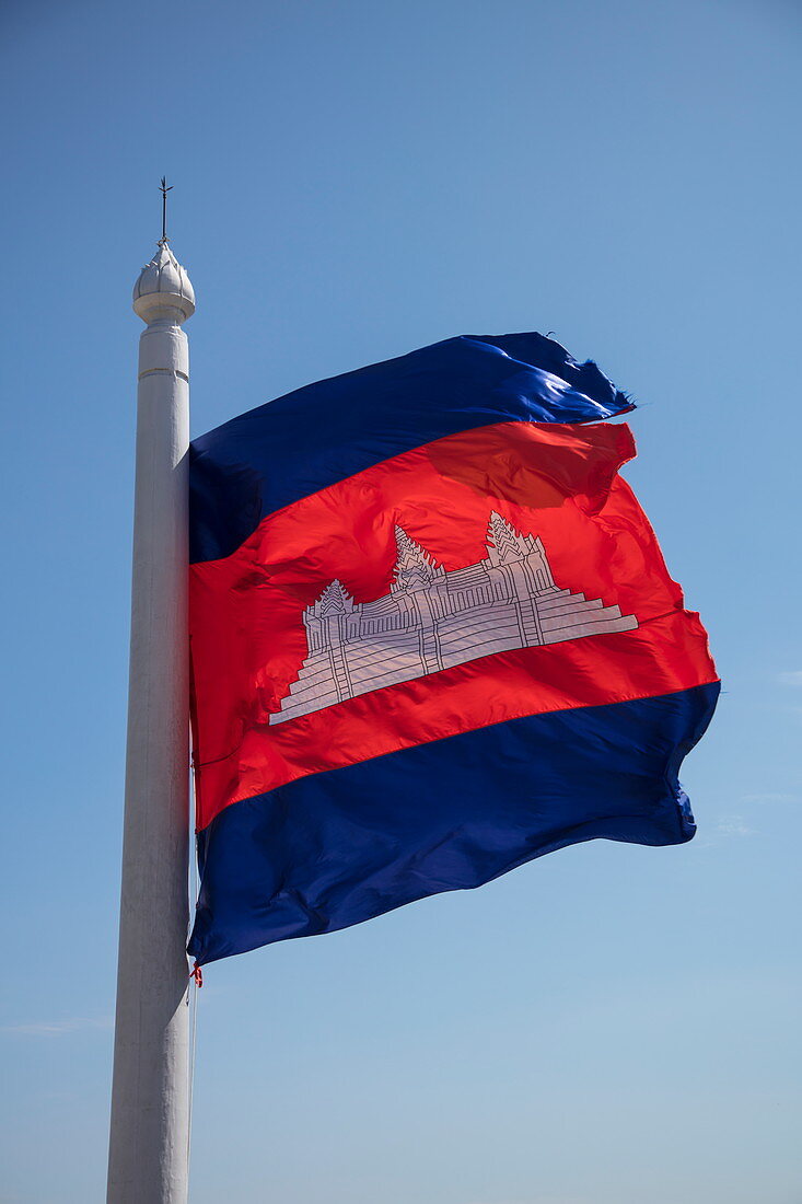 Cambodian flag at stupa on Mount Phnom Oudong, Oudong (Udong), Kampong Speu, Cambodia, Asia