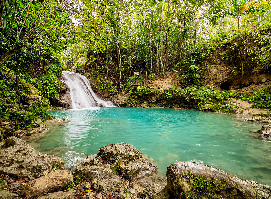 Blaues Loch in der Nähe von Ocho Rios, Gemeinde Saint Ann, Jamaika, Westindische Inseln, Karibik, Mittelamerika