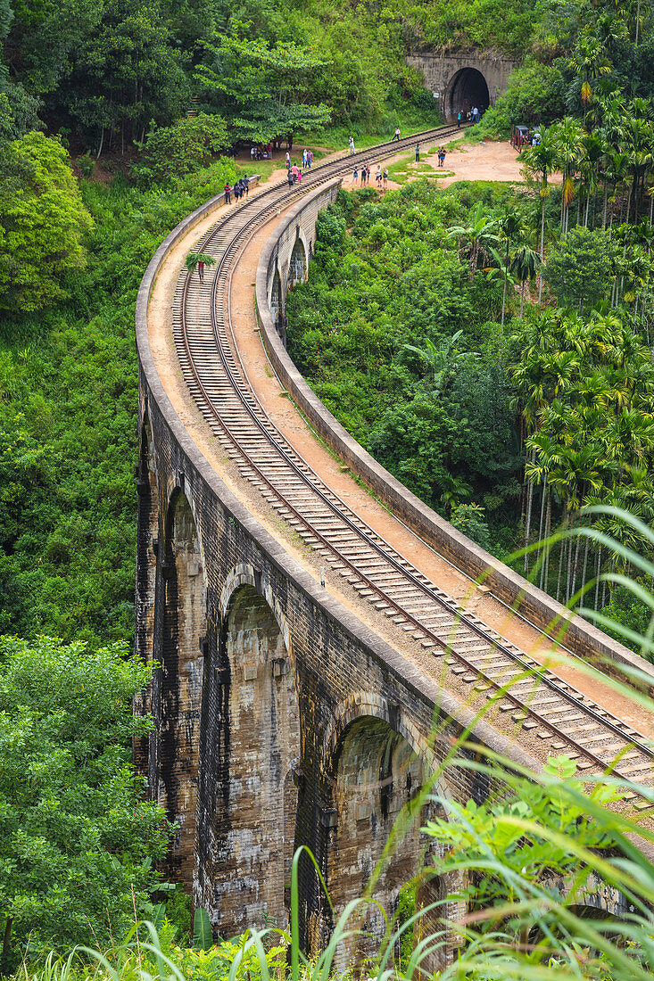 Nine Arches Bridge, Ella, Uva Province, Sri Lanka, Asia