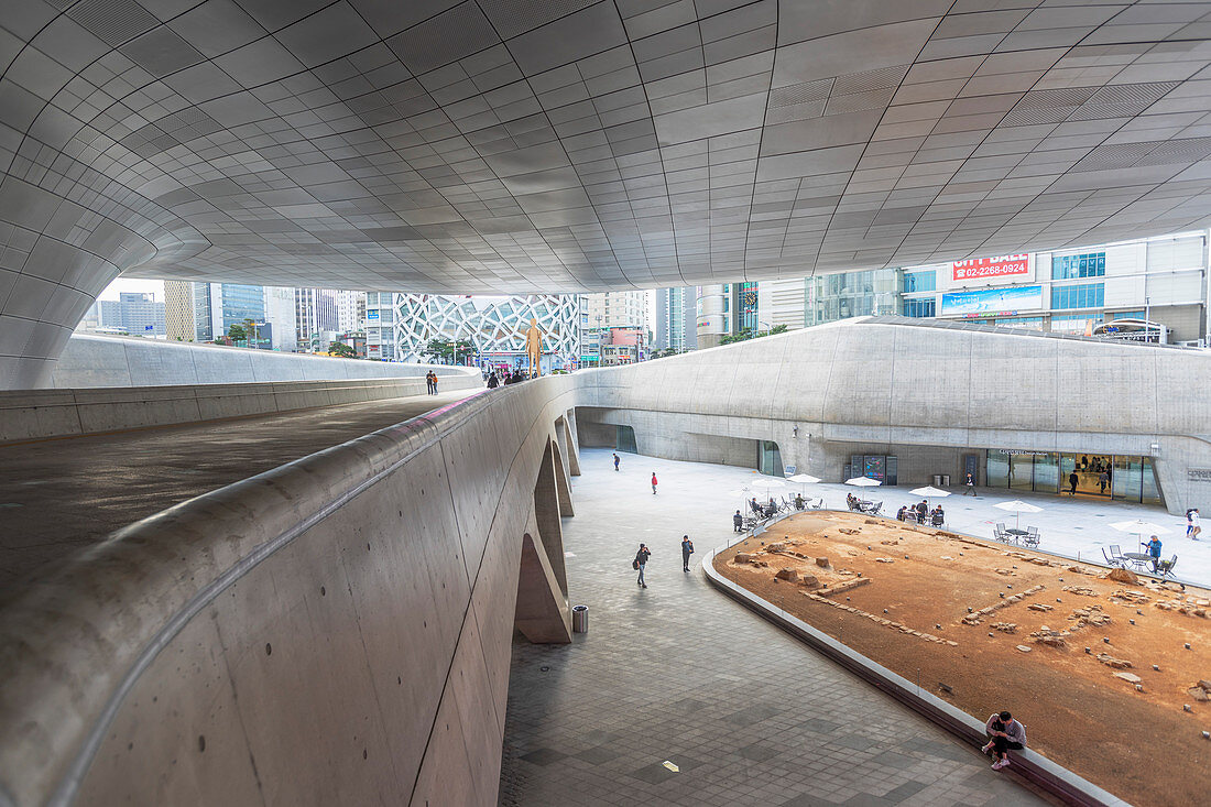 Dongdaemun Design Plaza Seoul South License Image 71356734