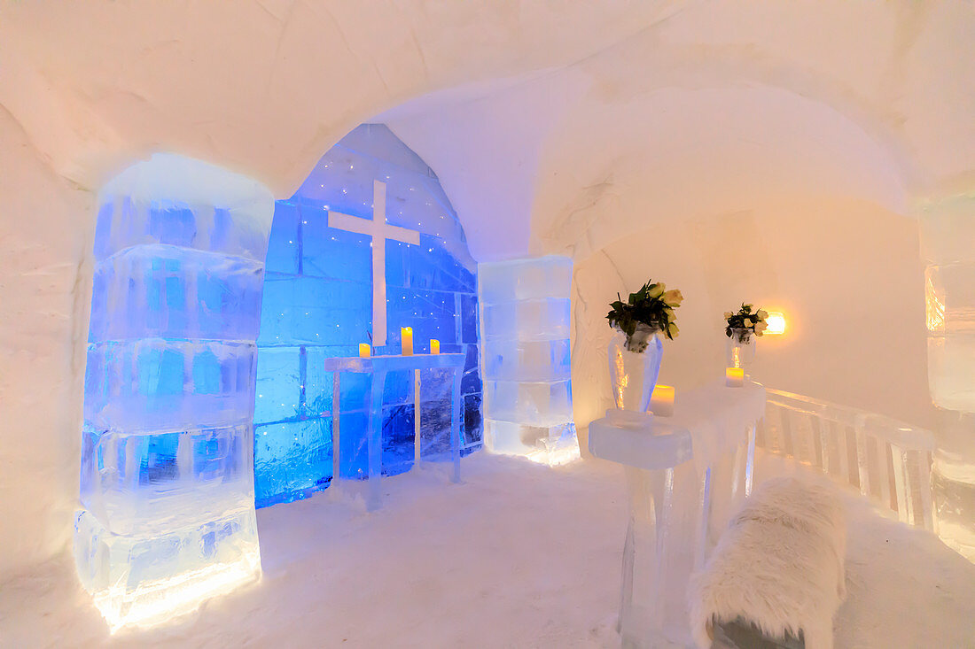 Sorrisniva Igloo Hotel, ice hotel in winter, striking sculpture, chapel, lobby, Alta, Finnmark, Arctic Circle, North Norway, Scandinavia, Europe