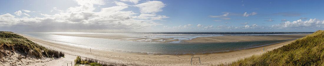 Beach in bright sun, panorama, dune, sea, clouds, sand, shallow water, sand bank, North Sea, Langeoog, East Frisia, Lower Saxony, Germany