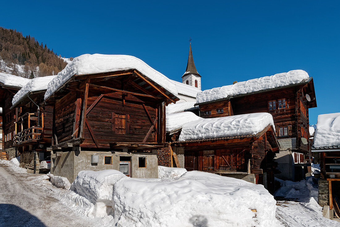 Traumwetter in Kippel im Lötschental, Wallis, Schweiz.