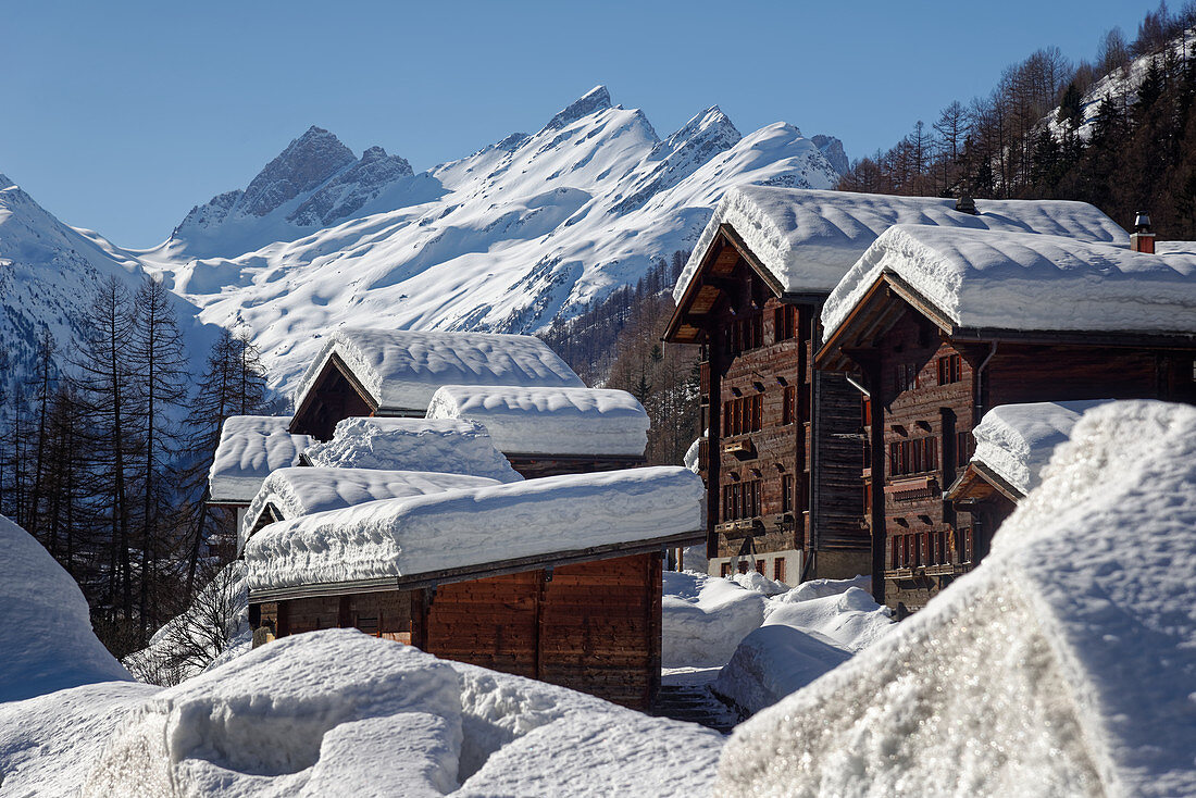 Unterwegs im hinteren Lötschental im Wallis, Schweiz.