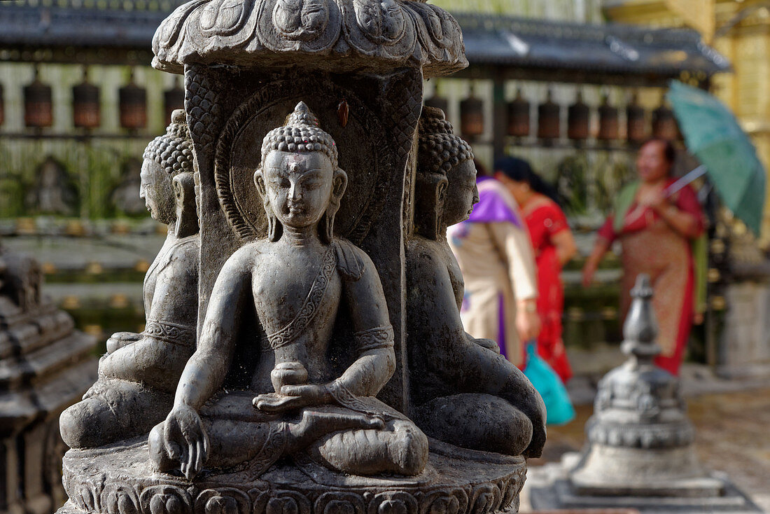 Buddhastatue in Swayambhunath, Kathmandu, Nepal, Asien.