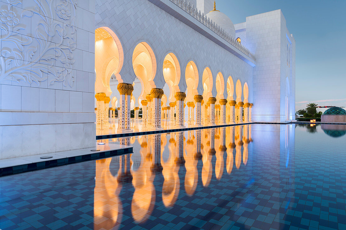 Sheikh Zayed Grand Mosque, Abu Dhabi, United Arab Emirates