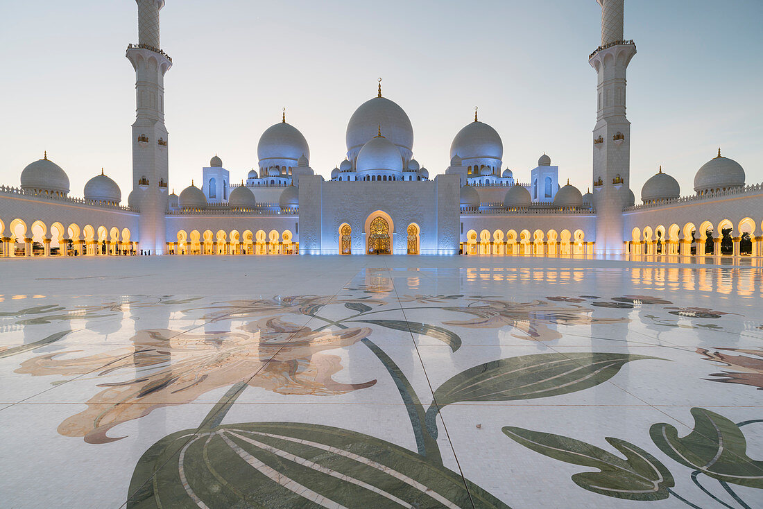 Sheikh Zayed Grand Mosque, Abu Dhabi, Vereinigte Arabische Emirate