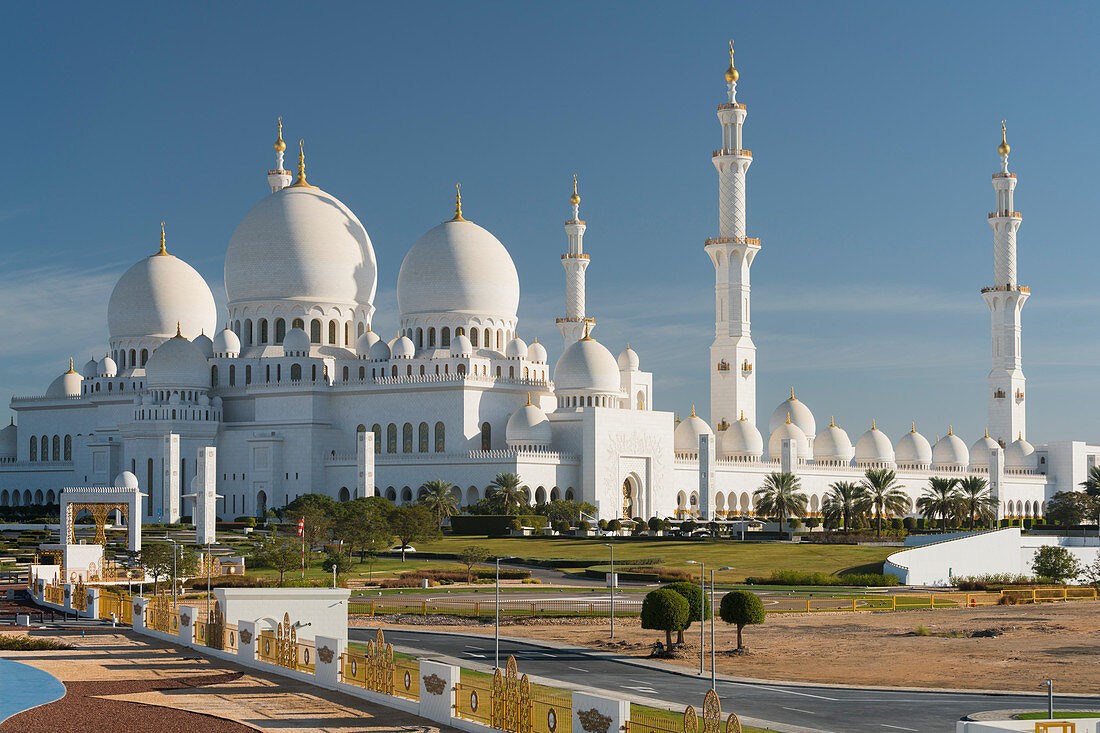 Sheikh Zayed Grand Mosque, Abu Dhabi, United Arab Emirates