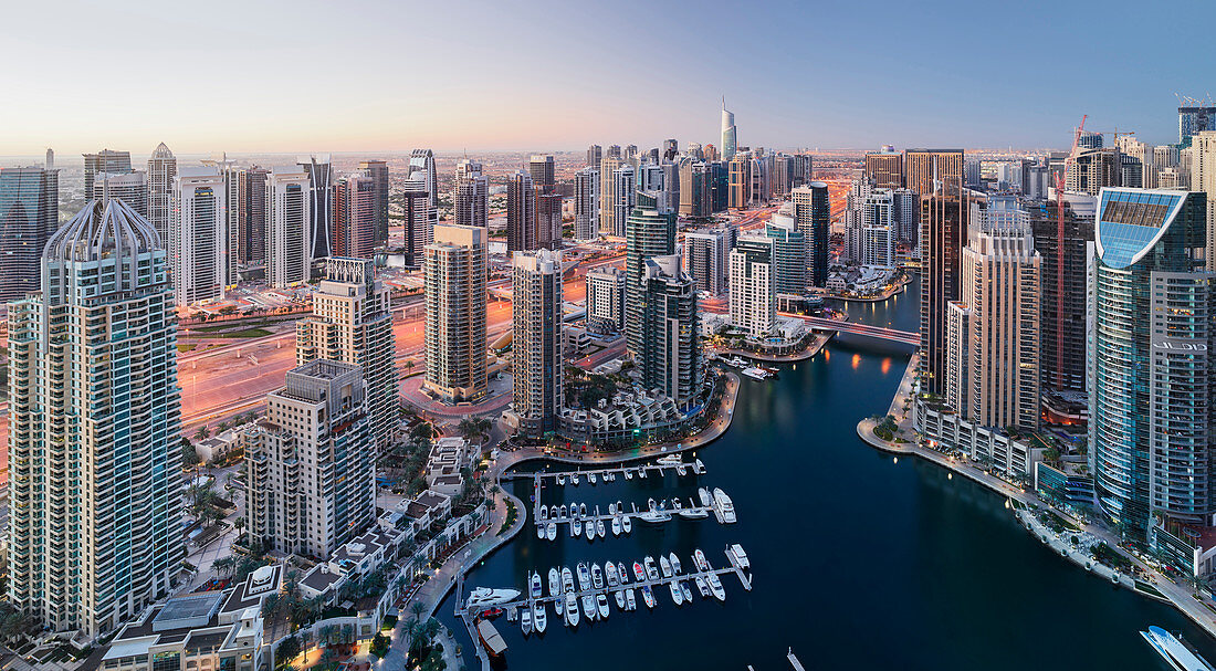 Blick über die Dubai Marina, Dubai, Vereinigte Arabische Emirate