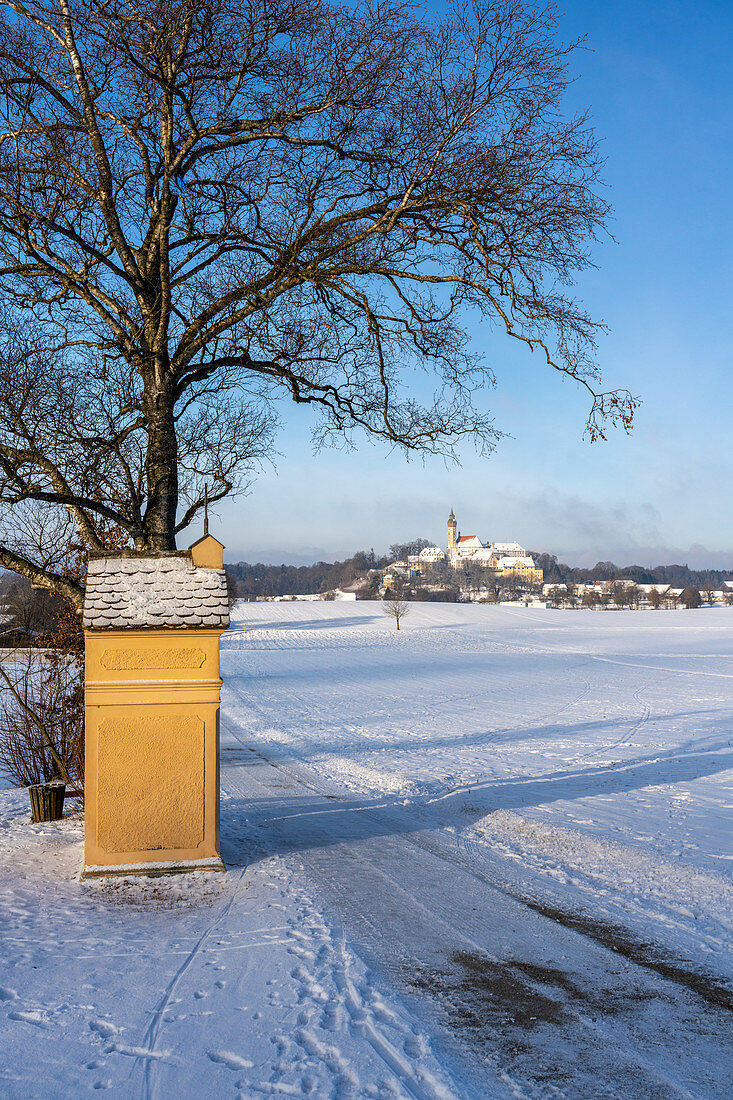 Andechs Monastery in a snowy winter … – License image – 71357570 lookphotos