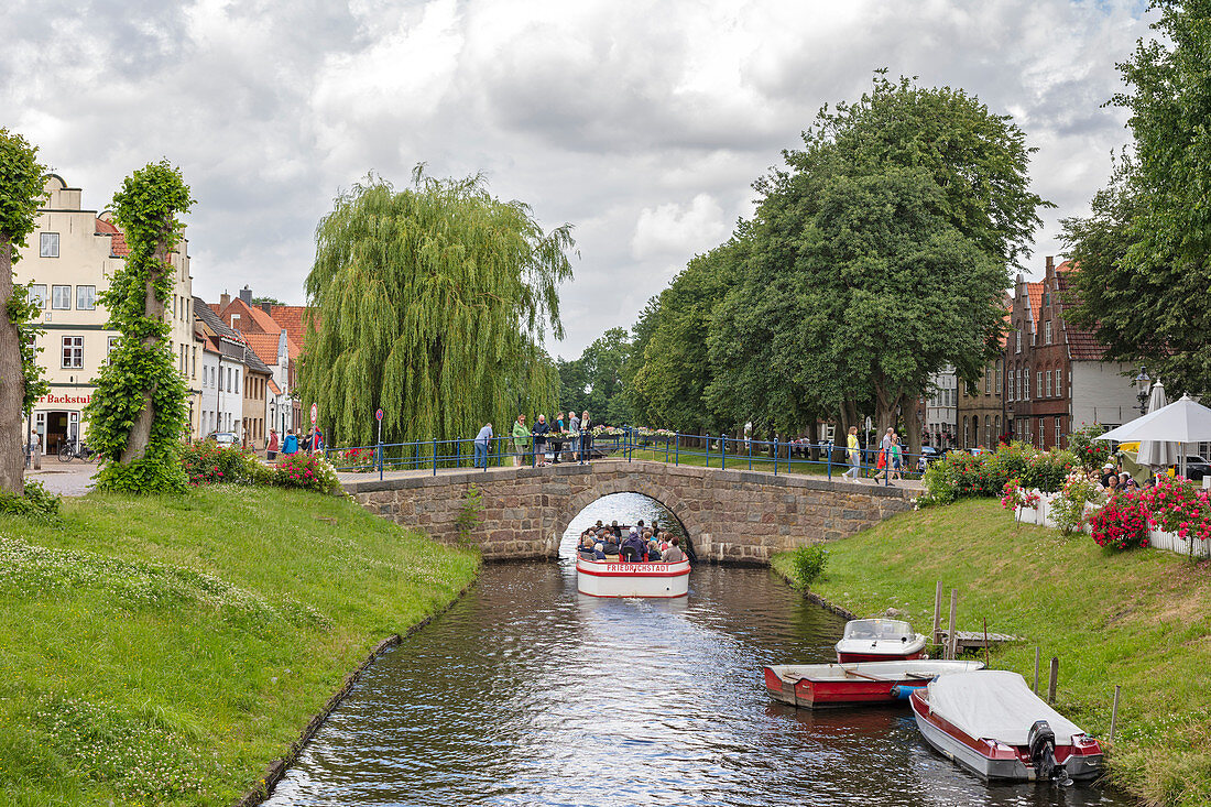 Zentrale Gracht Mittelburggraben, am Malerwinkel,  Friedrichstadt, Schleswig-Holstein, Deutschland