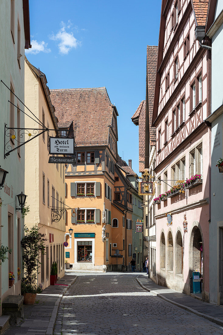 Old town Georgengasse in Rothenburg ob der Tauber, Middle Franconia, Bavaria, Germany