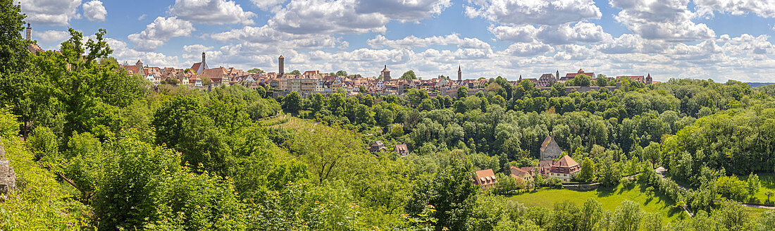 Blick vom Burggarten nach Rothenburg ob der Tauber, Panorama, Mittelfranken, Bayern, Deutschland