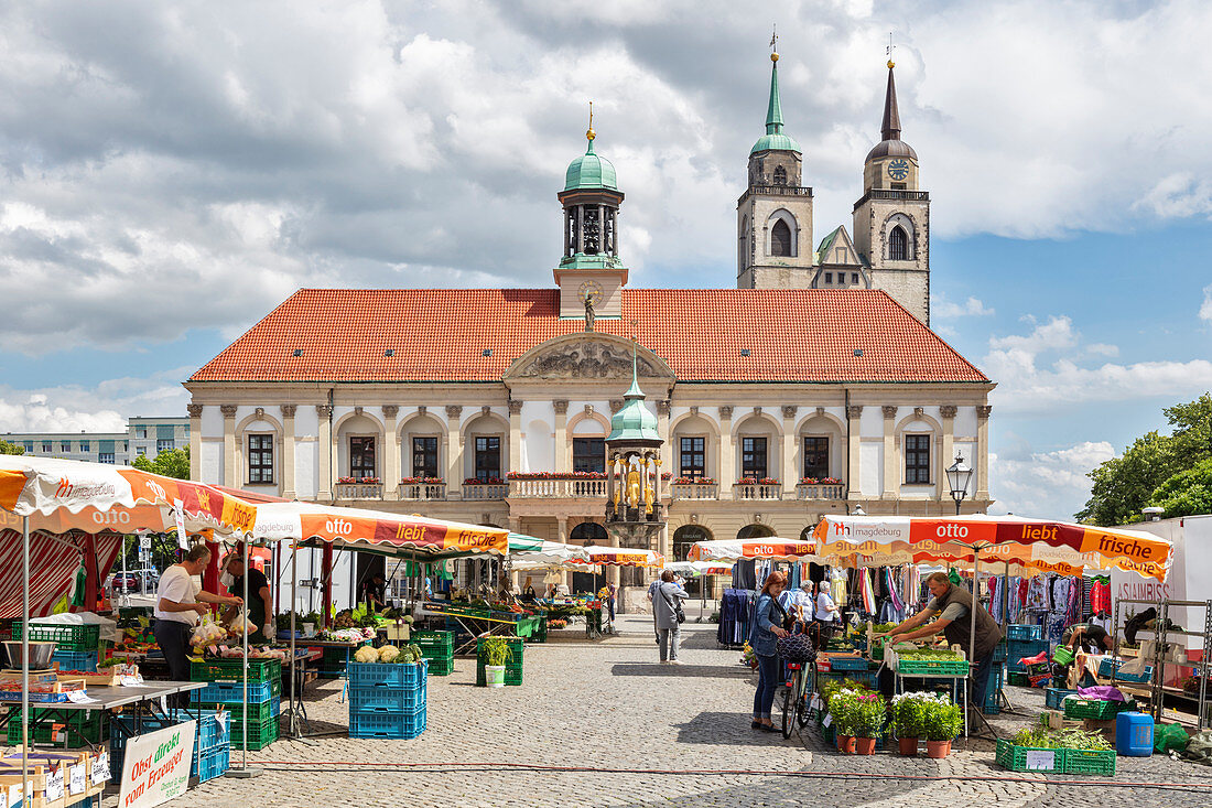 Markt vor dem Rathaus von Magdeburg, Sachsen-Anhalt, Deutschland