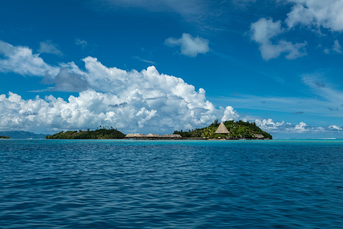 Sofitel Bora Bora Private Island Resort in der Lagune von Bora Bora, Bora Bora, Leeward Islands, Französisch-Polynesien, Südpazifik