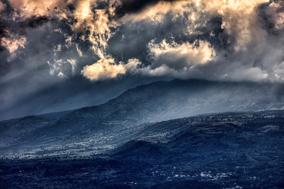 Wolken, Ätna, von Taormina gesehen, Sizilien, Italien