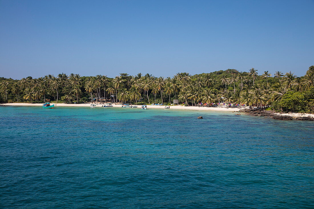 Beach with coconut palms, May Rut Island, near Phu Quoc Island, Kien Giang, Vietnam, Asia