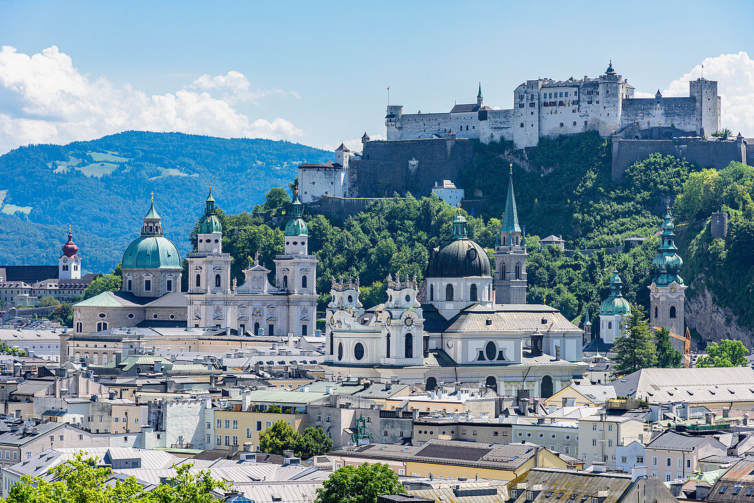 Altstadt von Salzburg mit Festung Hohensalzburg,   Österreich
