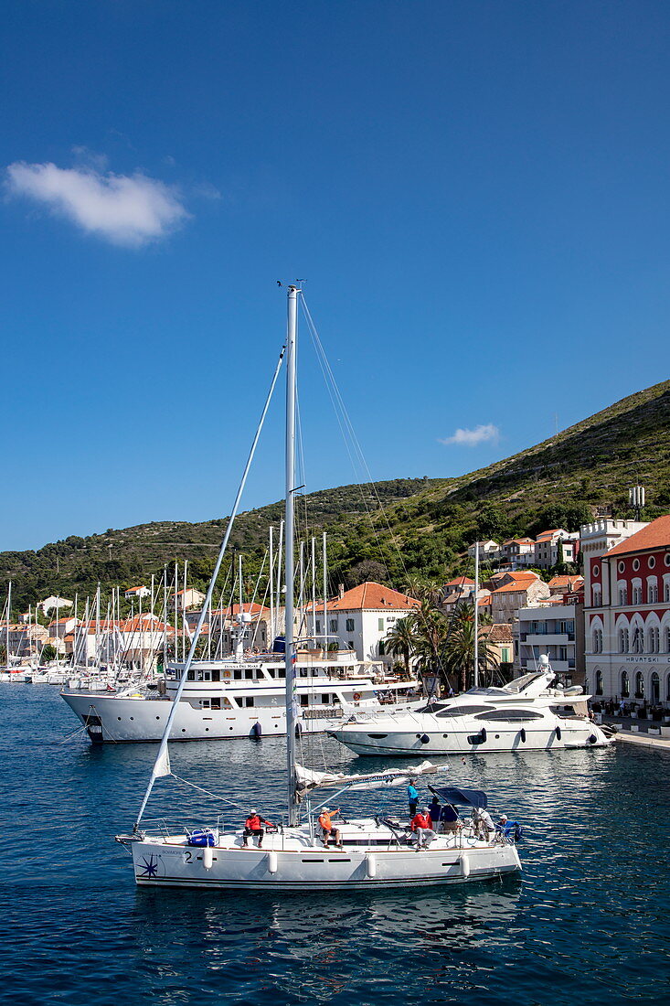Sailboat, yachts and promenade of the town, Vis, Vis, Split-Dalmatia, Croatia, Europe