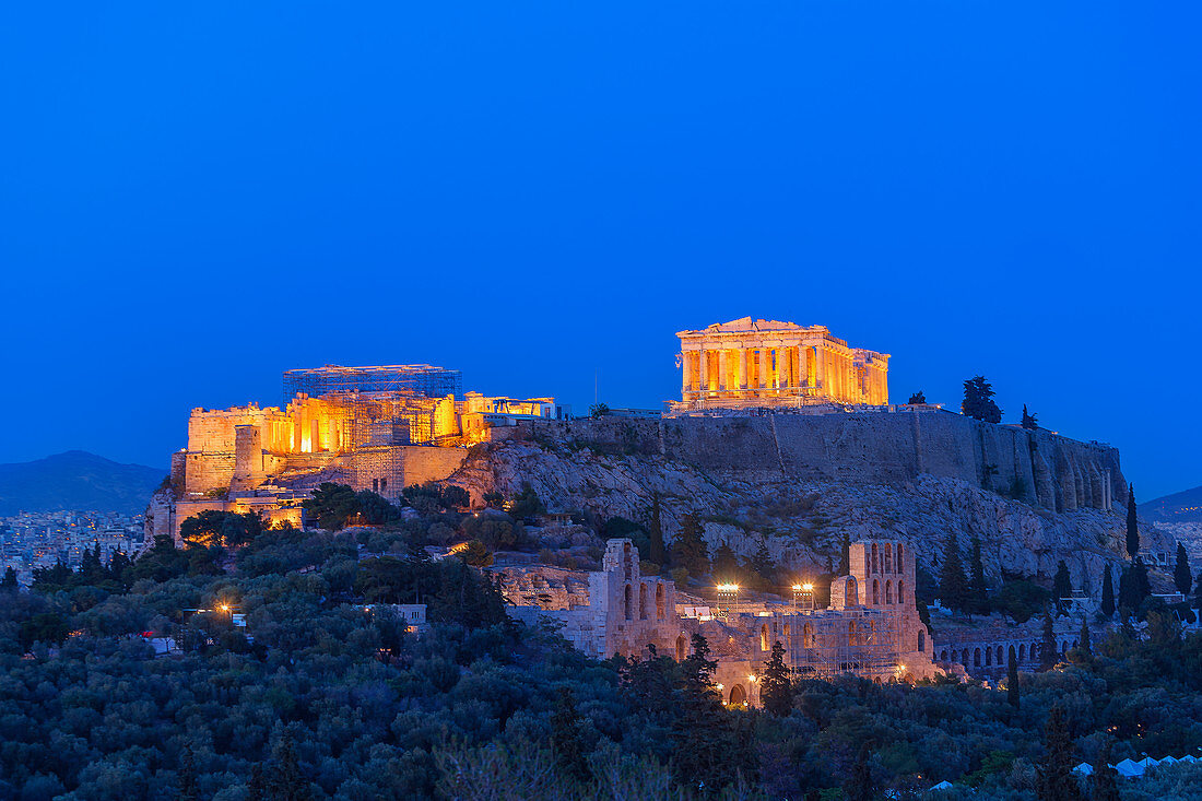 Blick auf die Akropolis bei Nacht, Athen, Griechenland, Europa