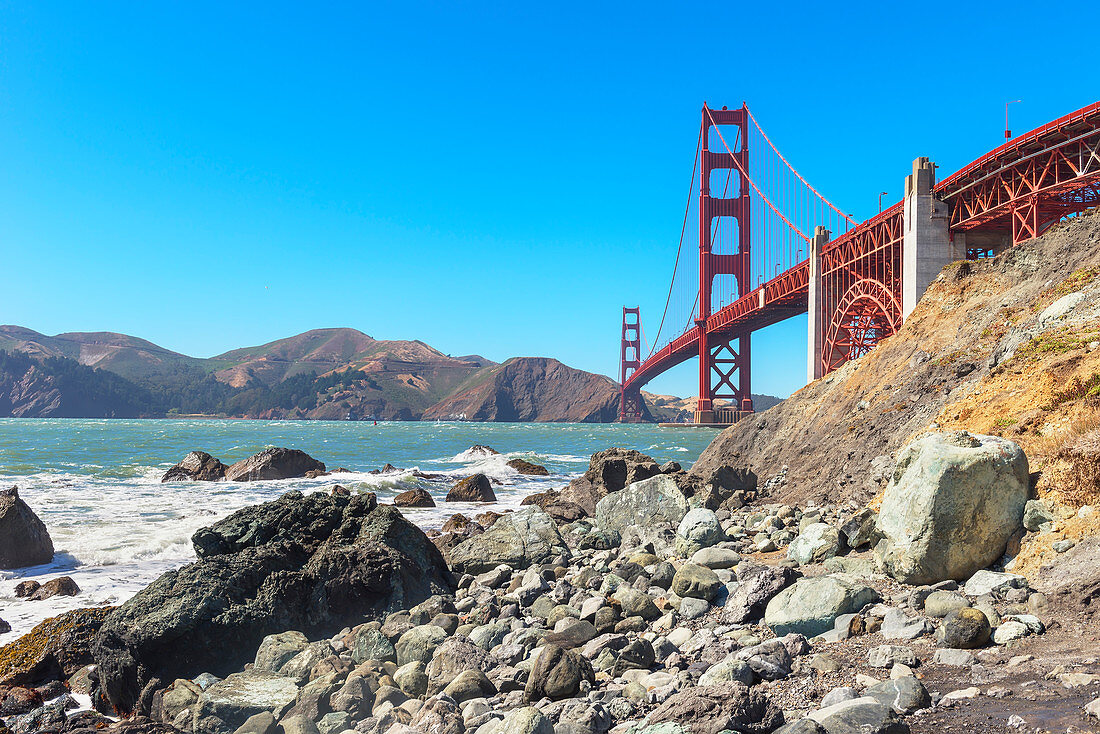 View of Golden Gate Bridge from Bakery beach, San Francisco, California, USA