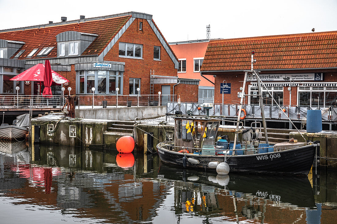 Blick auf den Alten Hafen von Wismar, Deutschland