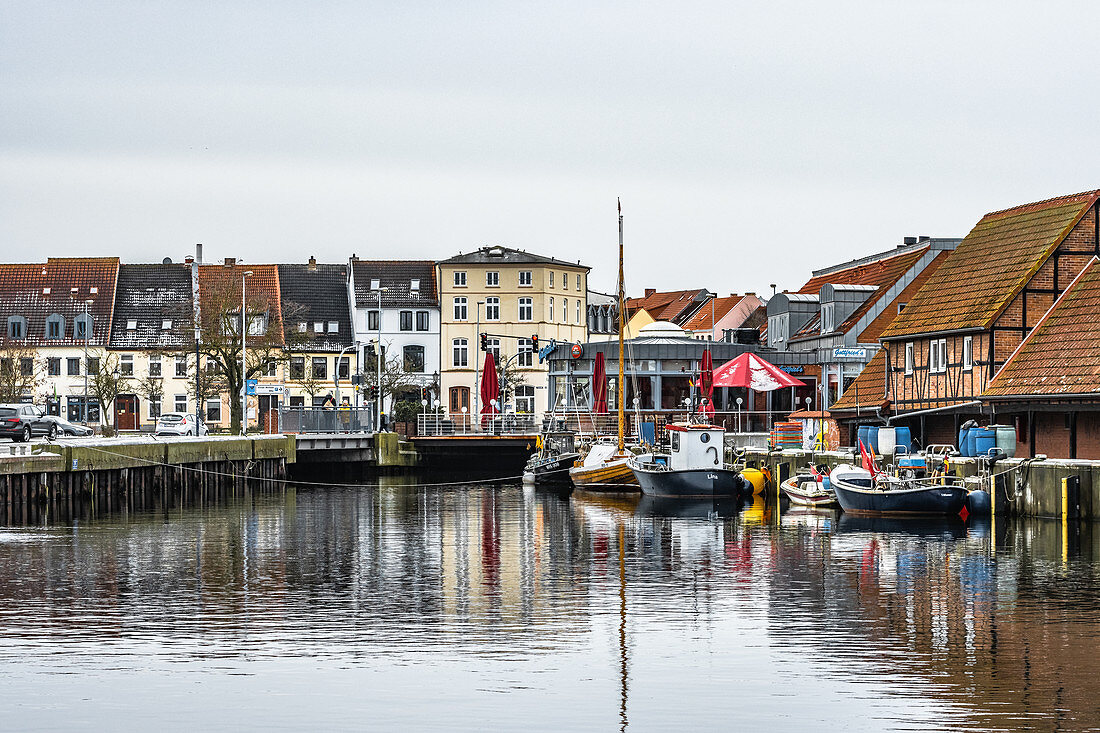 Blick auf den Alten Hafen von Wismar, Deutschland