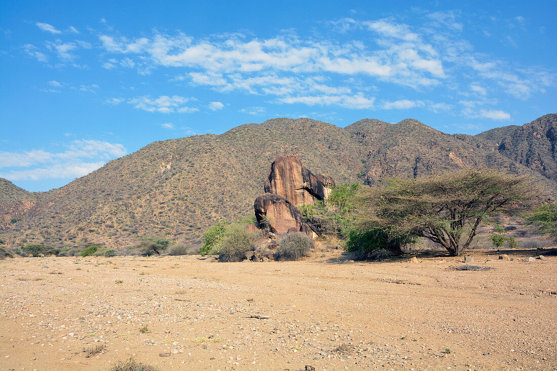 Ethiopia; Southern Nations Region; barren, mountainous landscape in southwest Ethiopia; on the way from Turmi to Arbore