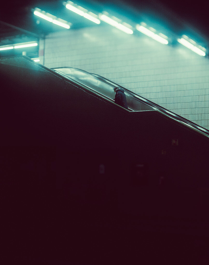 Aufnahme der U-Bahnstation am Kolumbusplatz im retro Filmoptik, München, Deutschland
