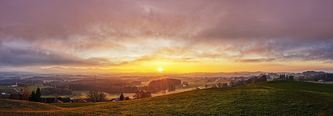 Sonnenuntergang vom Irschenberg, Panorama, Bayern, Deutschland
